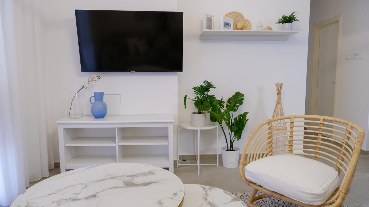 Ikaria Sea View Apartment Хлоракас Экстерьер фото